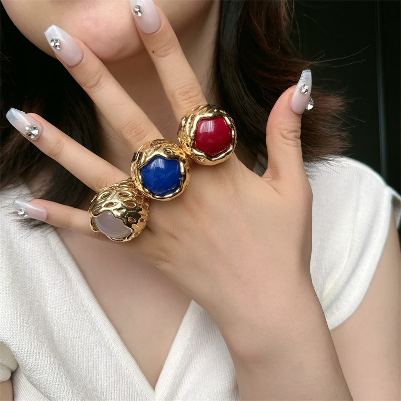 Vintage Collectible Item - XIALUOKE 여성을위한 빈티지 금속 기하학 중공
