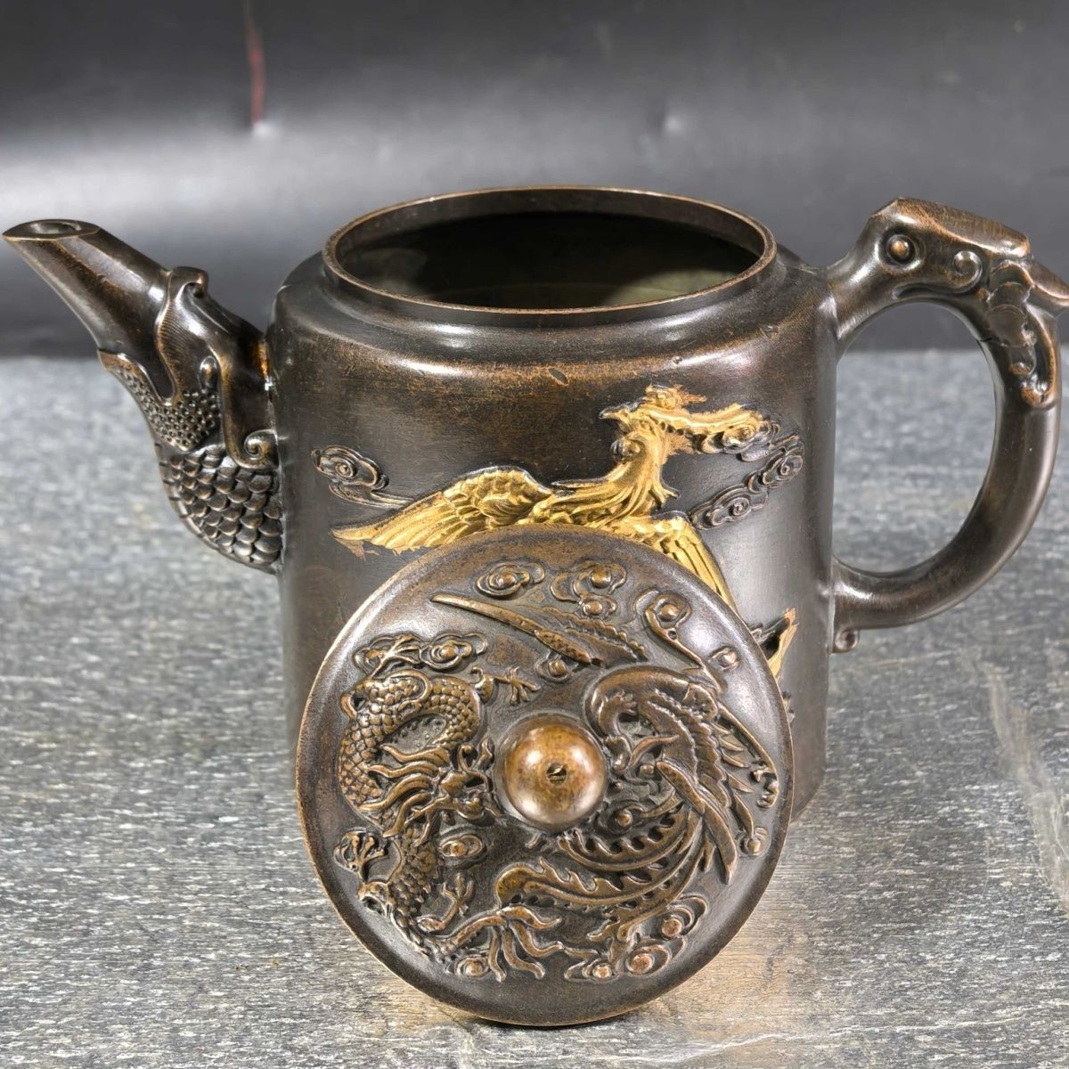 Collectible Vintage Wine - 빈티지 금도금 황동 용과 봉황 무늬